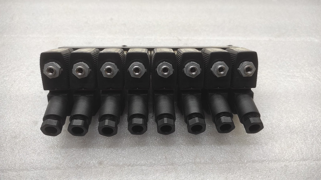 BURKERT 6012T1.2FKMPA SYS FLUID CONTROL VALVE 24VDC 0-4.5BAR LOT OF 8 UNIT