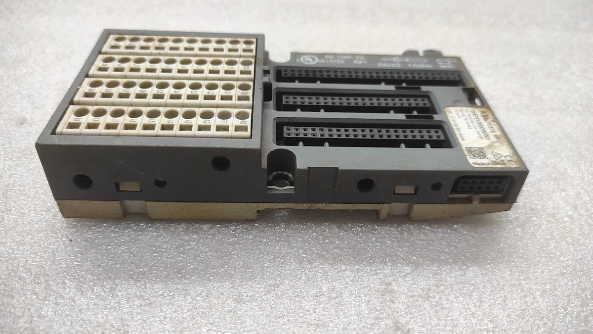 ABB TU516 B9 I/O TERMINAL UNIT 1SAP212000R0001