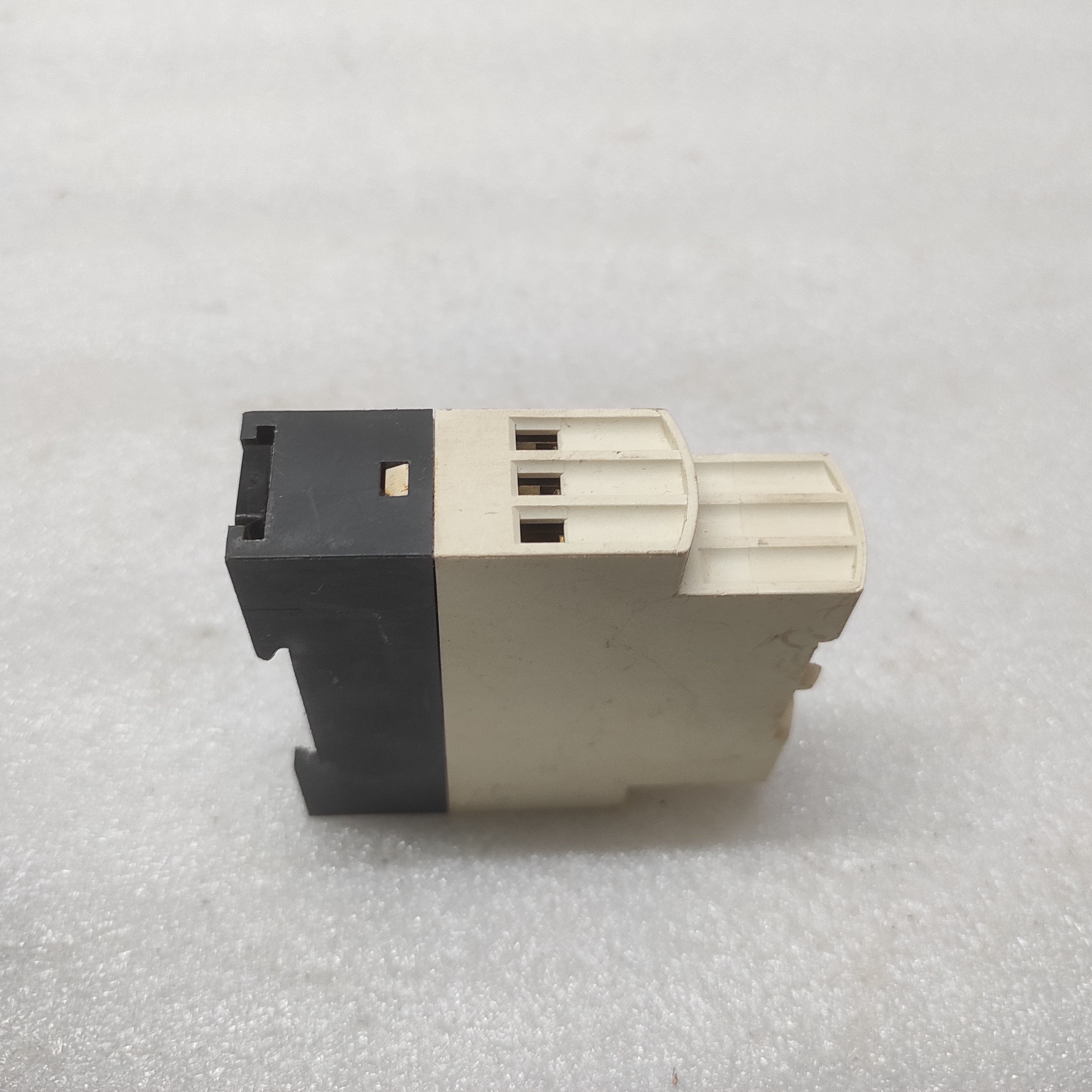 LOT OF 2 X RE7TL11BU ON DELAY TIMING RELAY 0.05S-300H LOT OF 2 UNIT