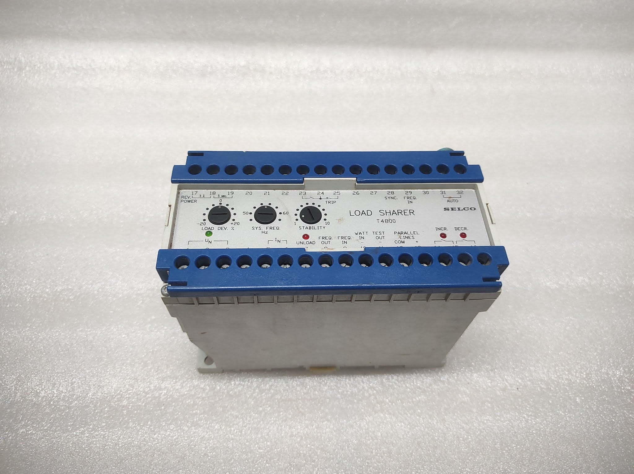 SELCO T4800-33 LOAD SHARER 230V
