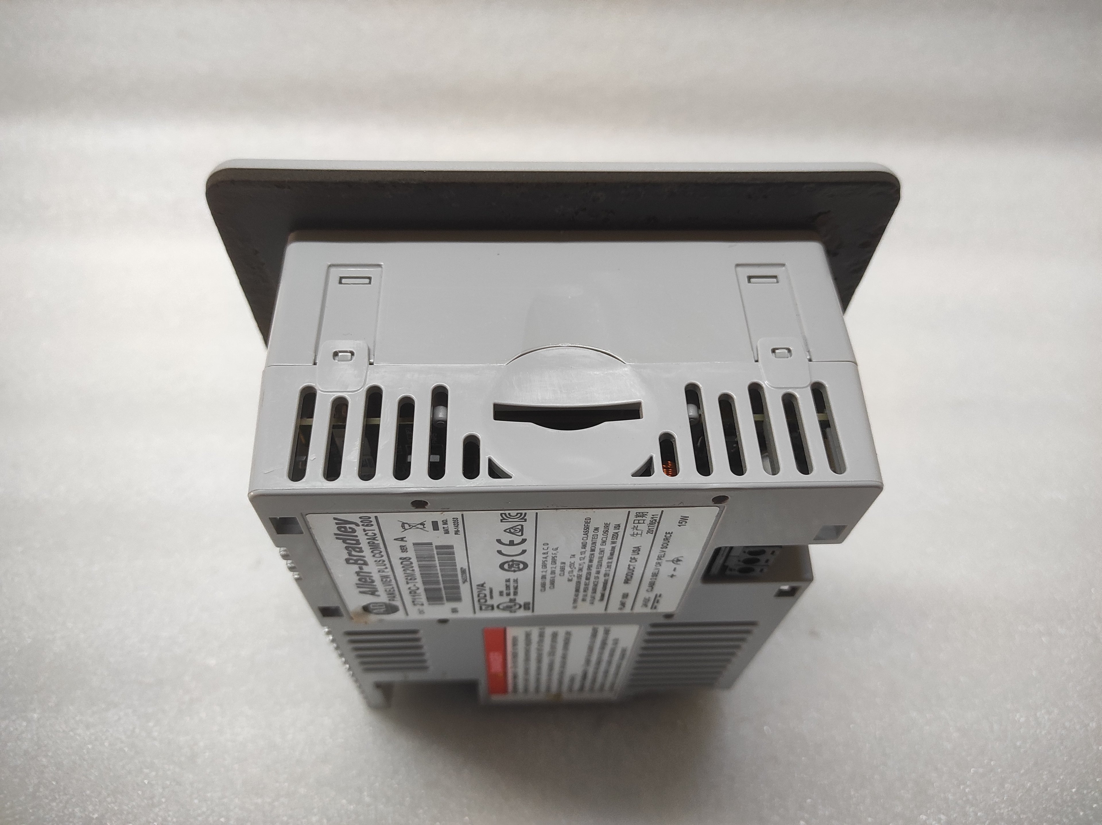 ALLEN BRADLEY PANELVIEW PLUS 600 CAT 2711PC-T6M20D8 24VDC