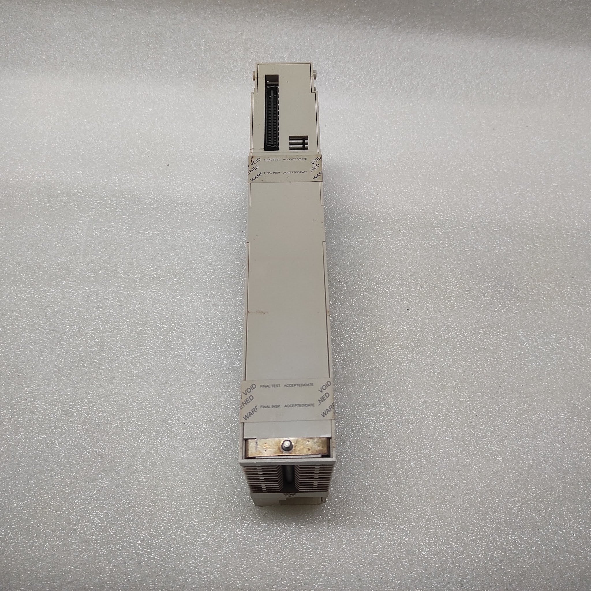 SE 140DDI84100 DC IN 10-60V 8X2