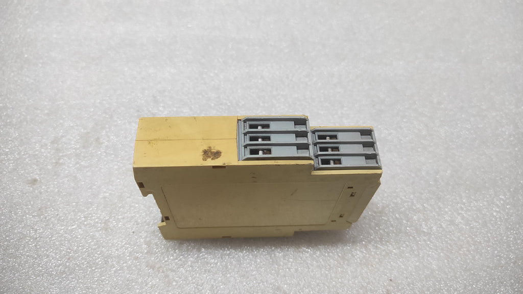 CARLO GAVAZZI DUB02CT23 OVER-UNDER VOLTAGE RELAY 24/115/230V