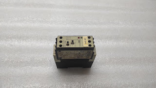 TELEMECANIQUE RE4 RM11BU TIME DELAY  RELAY 09969 110-240V/24V/42-48V  0.05S-300H