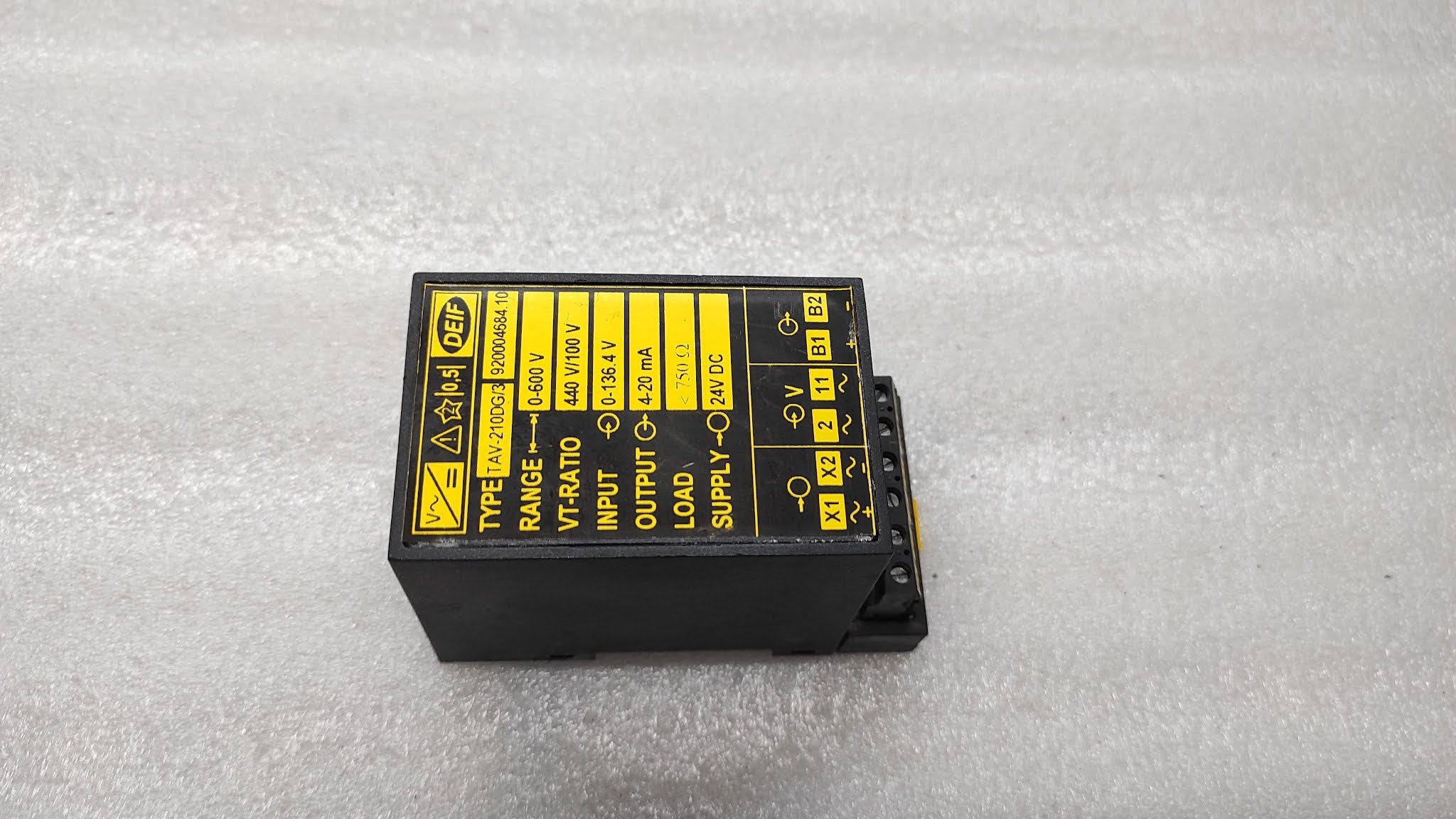 DEIF TAV-210DG/3 TRANSDUCER 0-600V 24VDC