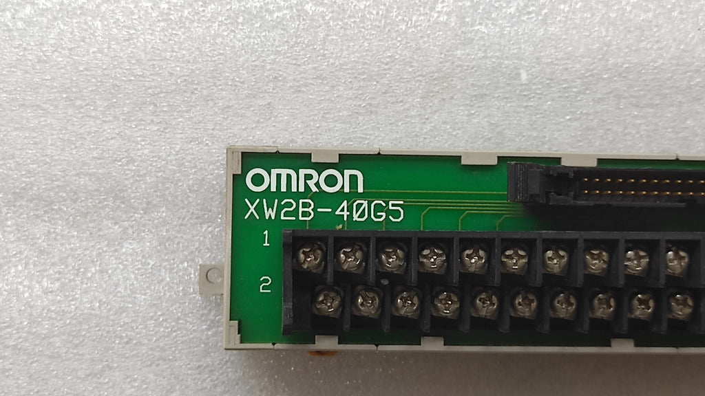 OMRON XW2B-40G5 INTERFACE MODULE M3.5 40PNT SCREW TERMINAL