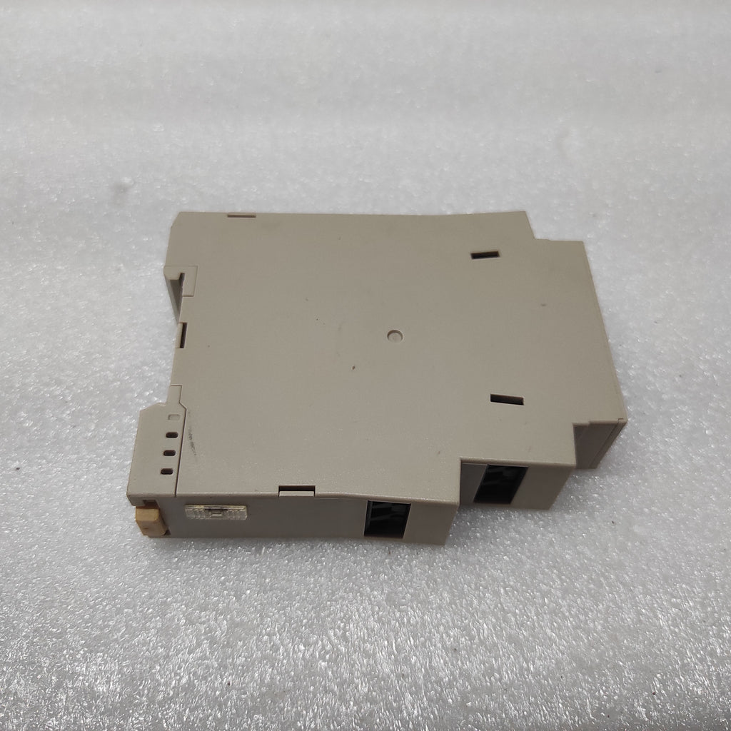 OMRON H3DE-S2 MULTIFUNCTION TIME DELAY RELAY 0.1S-120H 24-230VAC/DC