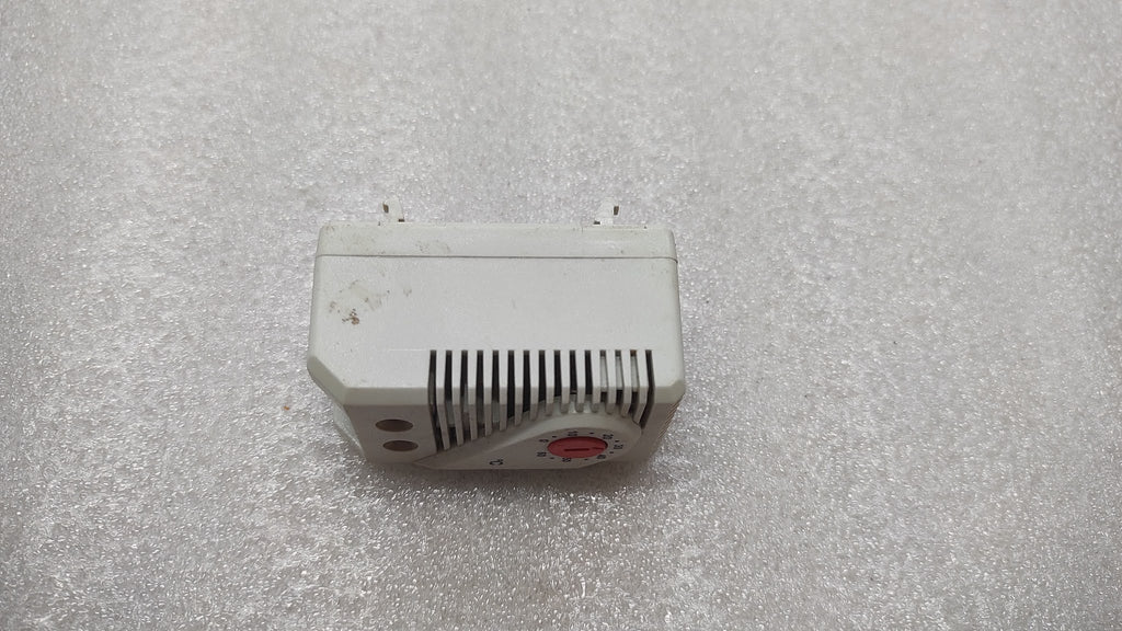 SIEMENS 8MR 2170-1BA THERMOSTAT 250VAC 10A