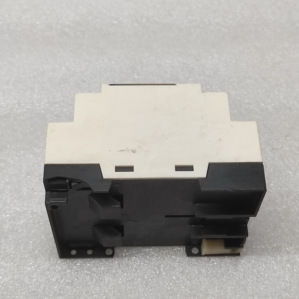 SE SR3B101BD LOGIC RELAY 24VDC