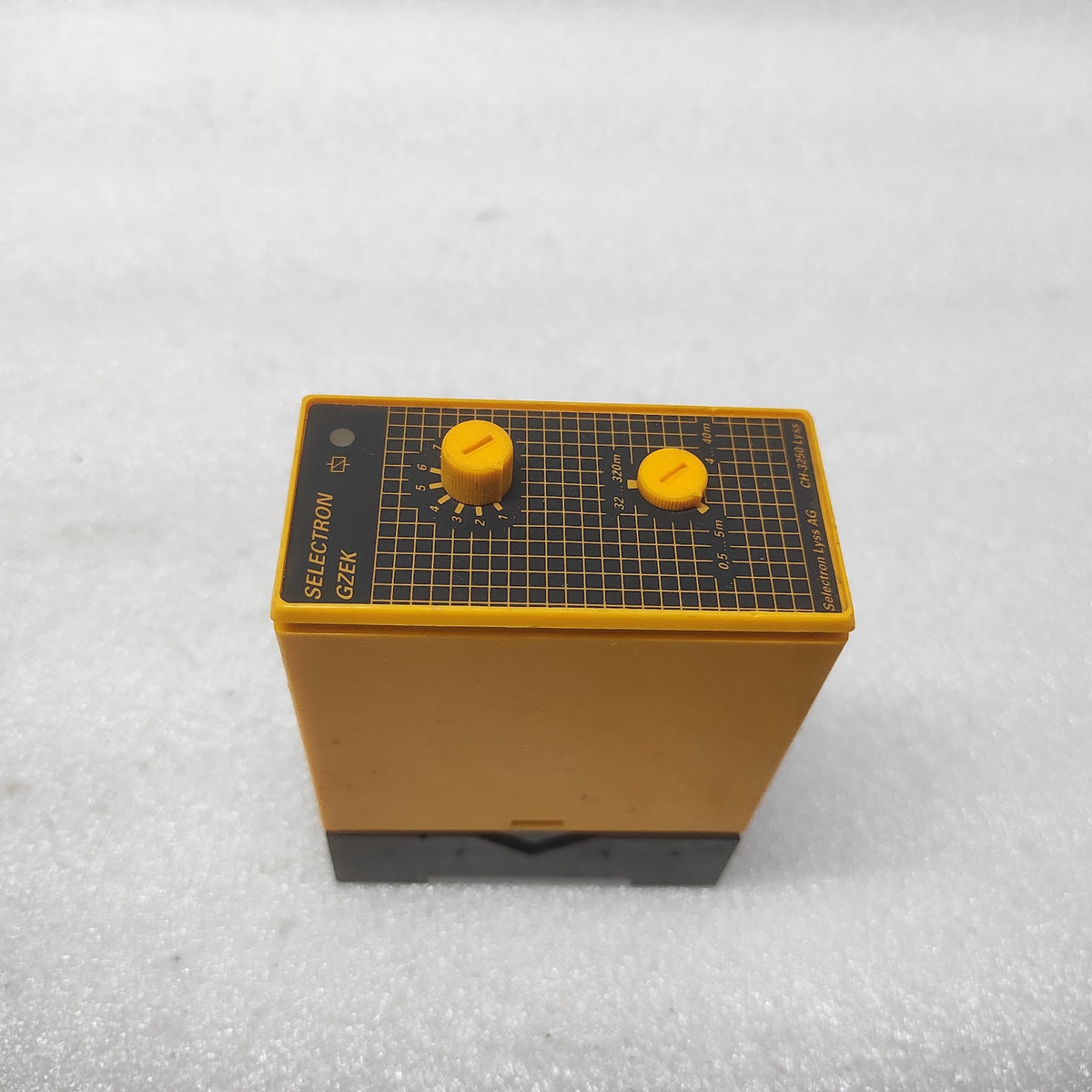 SELECTRON GZEK 21 UNIVERSAL TIMER 220-240V