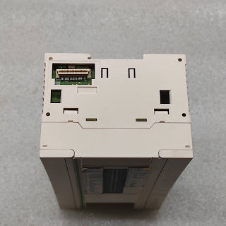 SE TWIDO TWDLCDE40DRF COMPACT PLC 24VDC