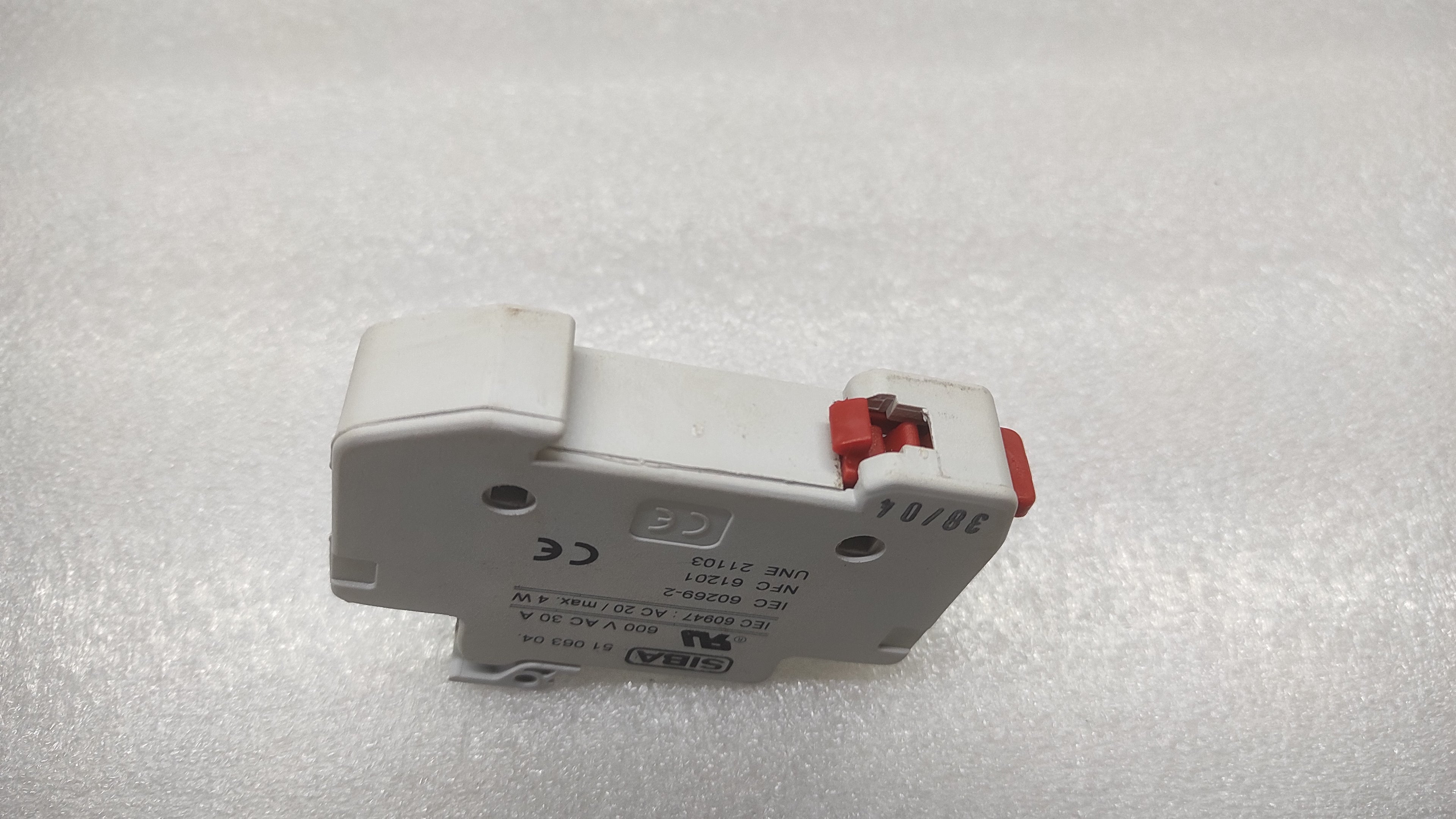SIBA 5106304 FUSE HOLDER 10X38 600VAC 30A LOT OF 9 UNIT