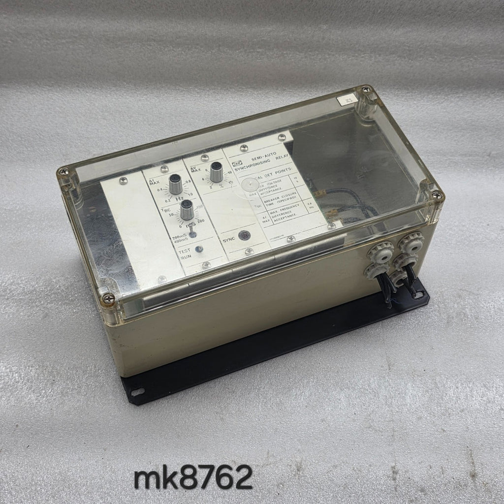 DEIF  SEMI-AUTO SYNCHRONISING RELAY