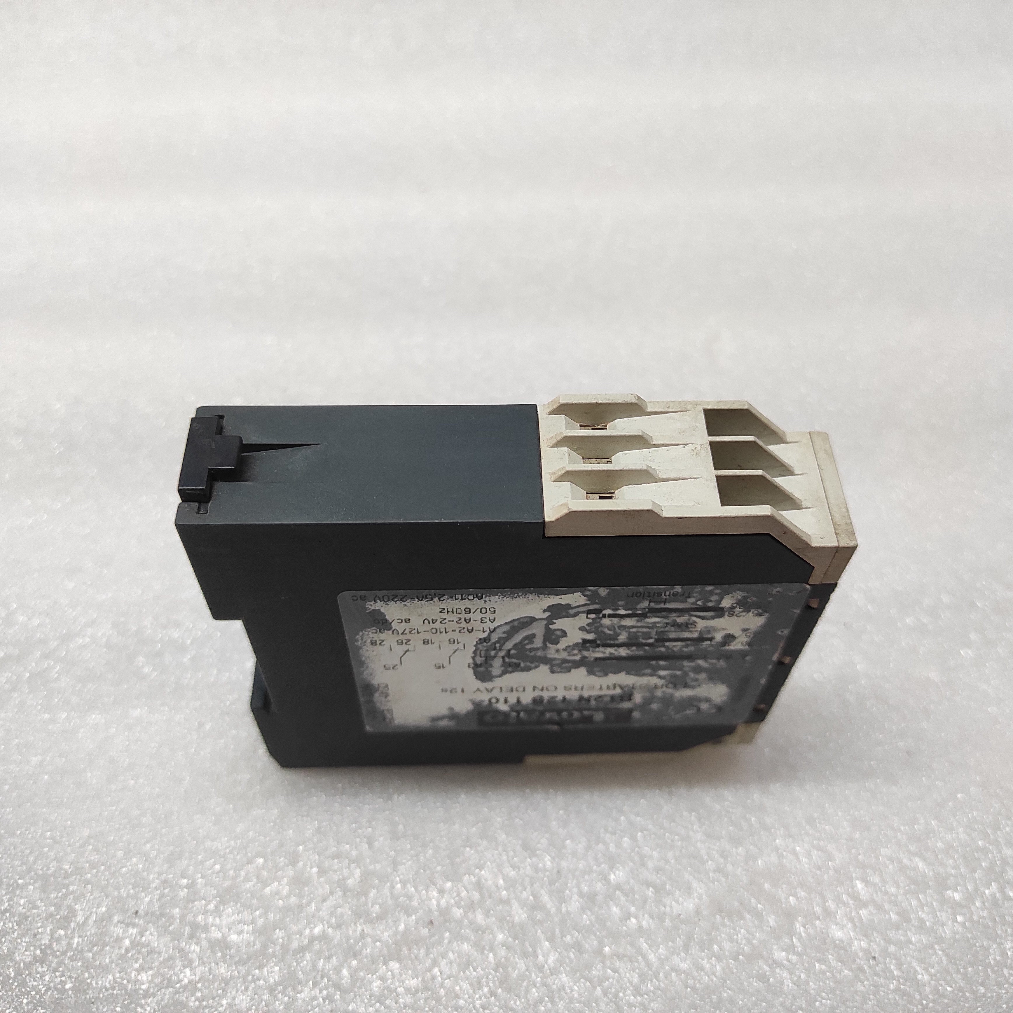 LOVATO BT2N12S110 FOR STARTERS ON DELAY 110-127V AC/24V AC-DC