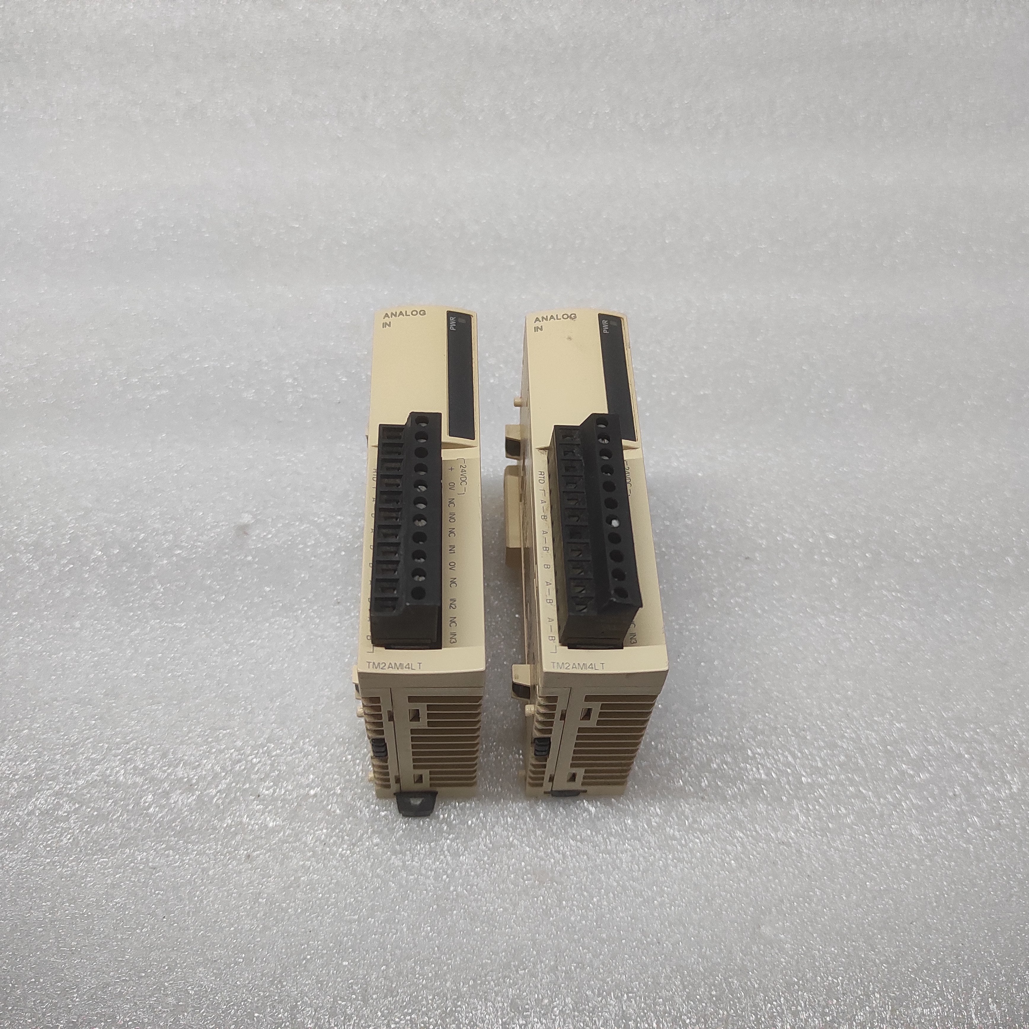 SE MODICON TM2AMI4LT ANALOG INPUT MODULE