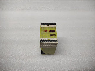MULTICOMAT CNP-300 PROGRAMMABLE RELAY 24VDC