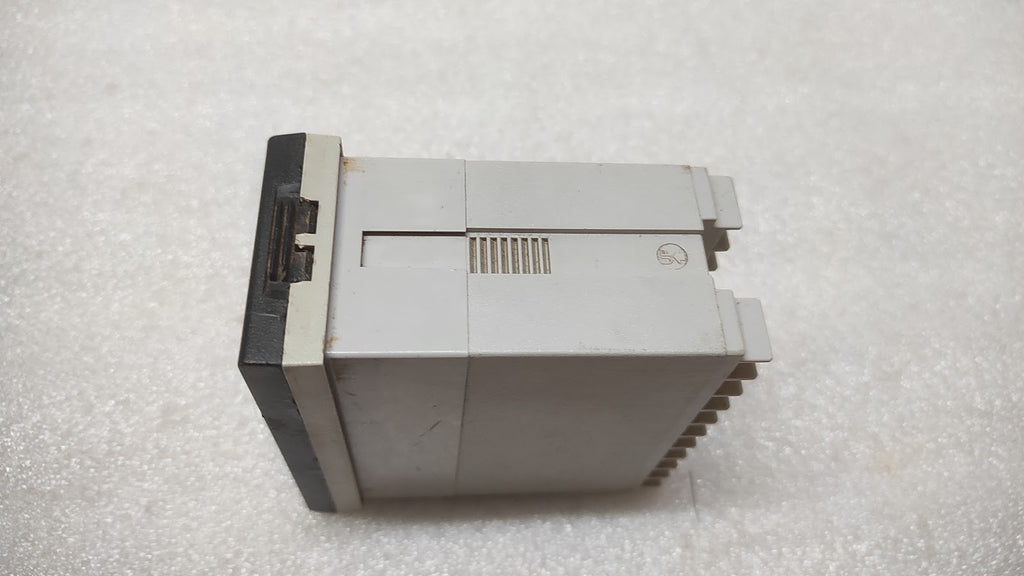 TAIE FU86-701000 PID TEMPERATURE CONTROLLER 85-265V