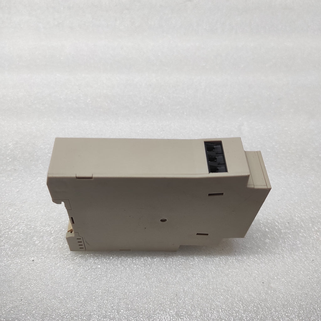 OMRON H3DE-S2 MULTIFUNCTION TIME DELAY RELAY 0.1S-120H 24-230VAC/DC