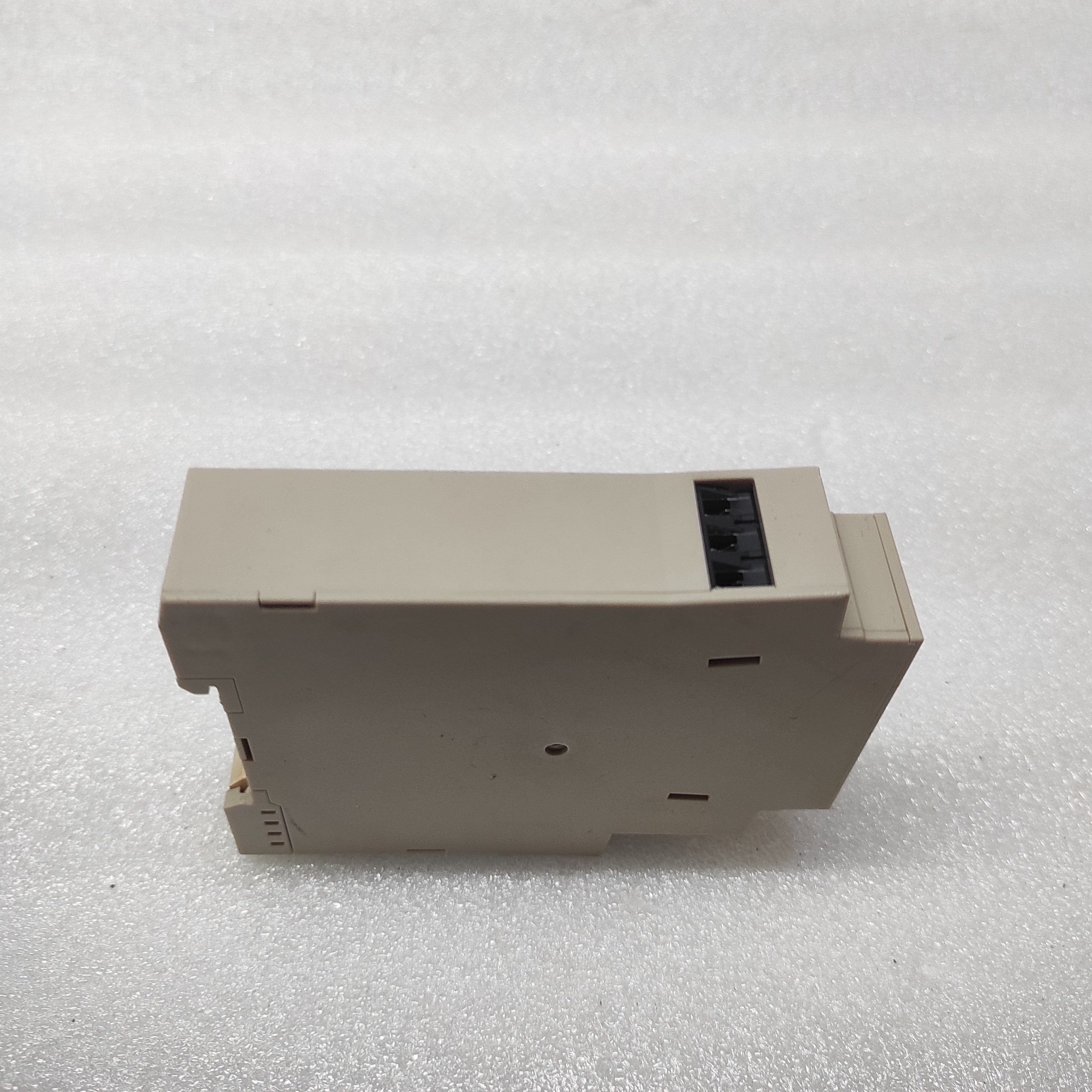 OMRON H3DE-S2 MULTIFUNCTION TIME DELAY RELAY 0.1S-120H 24-230VAC/DC