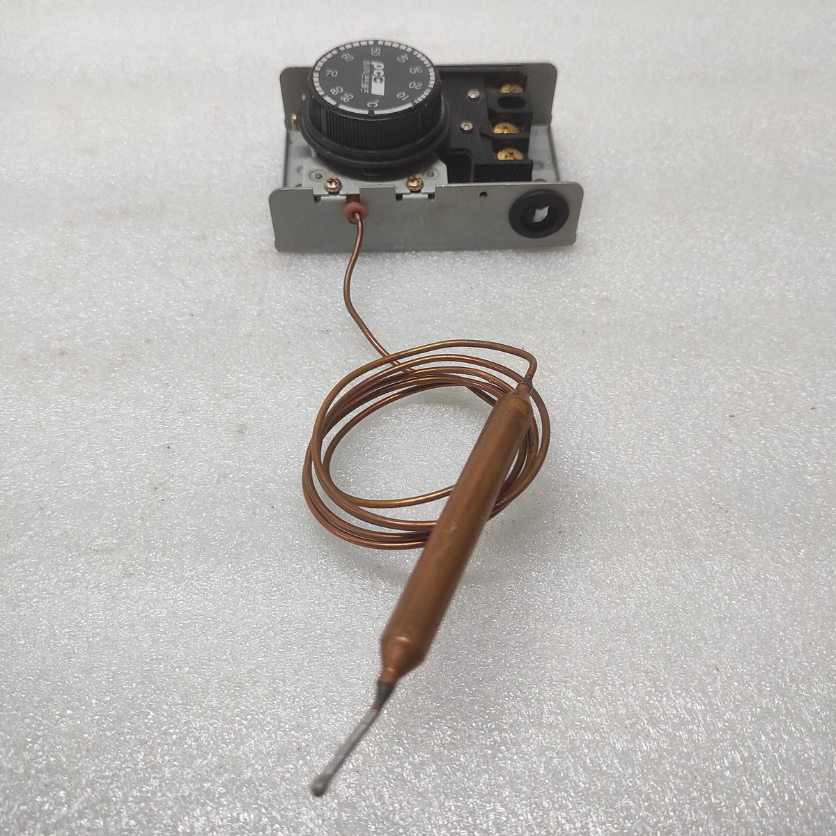 PECIFIC PLS-085A TEMPERATURE CONTROLLER