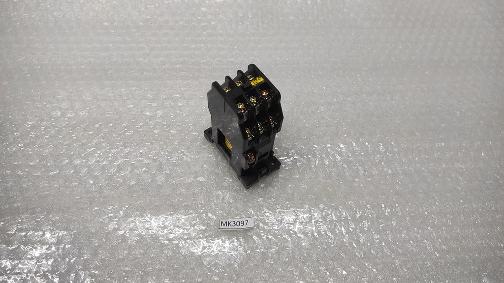 FUJI ELECTRIC SRC50-2F/X (3A3B) MAGNETIC CONTACTOR 200-220V