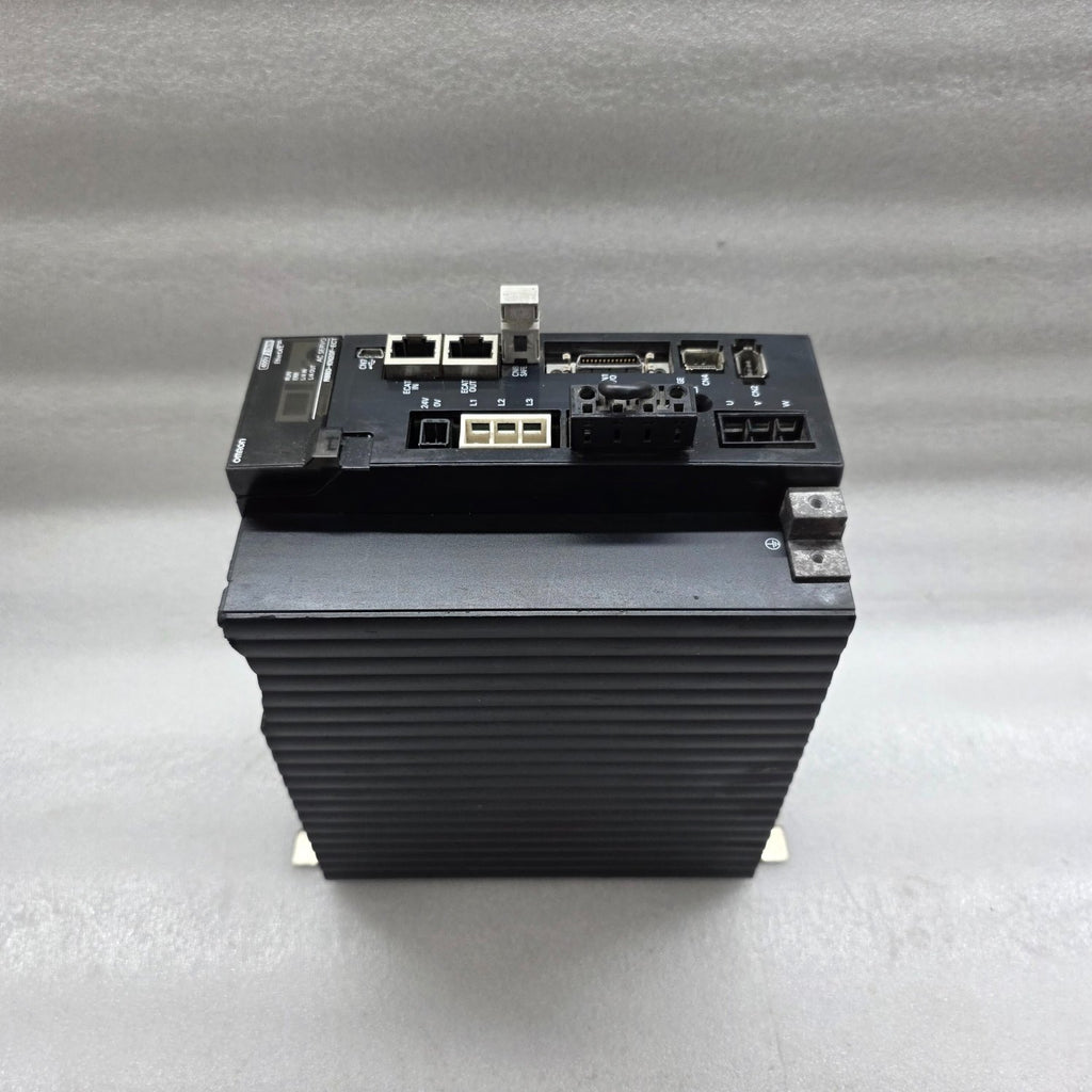OMRON R88D-KN20F-ECT AC SERVO DRIVER