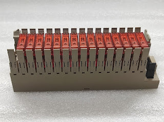 OMRON G7T 1122S 110-120VAC 15 UNIT RELAY WITH BASE MODULE