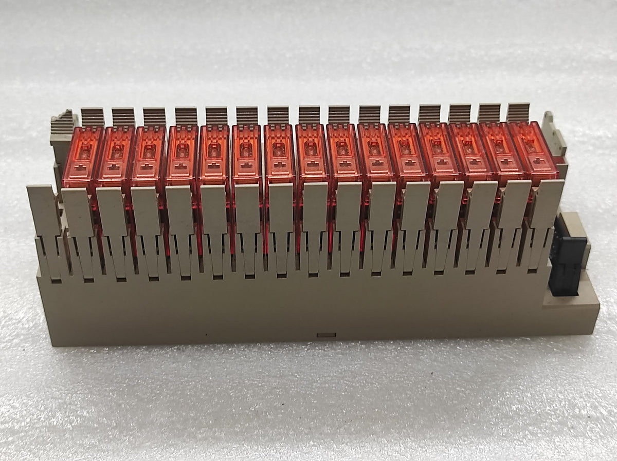 OMRON G7T 1122S 110-120VAC 15 UNIT RELAY WITH BASE MODULE