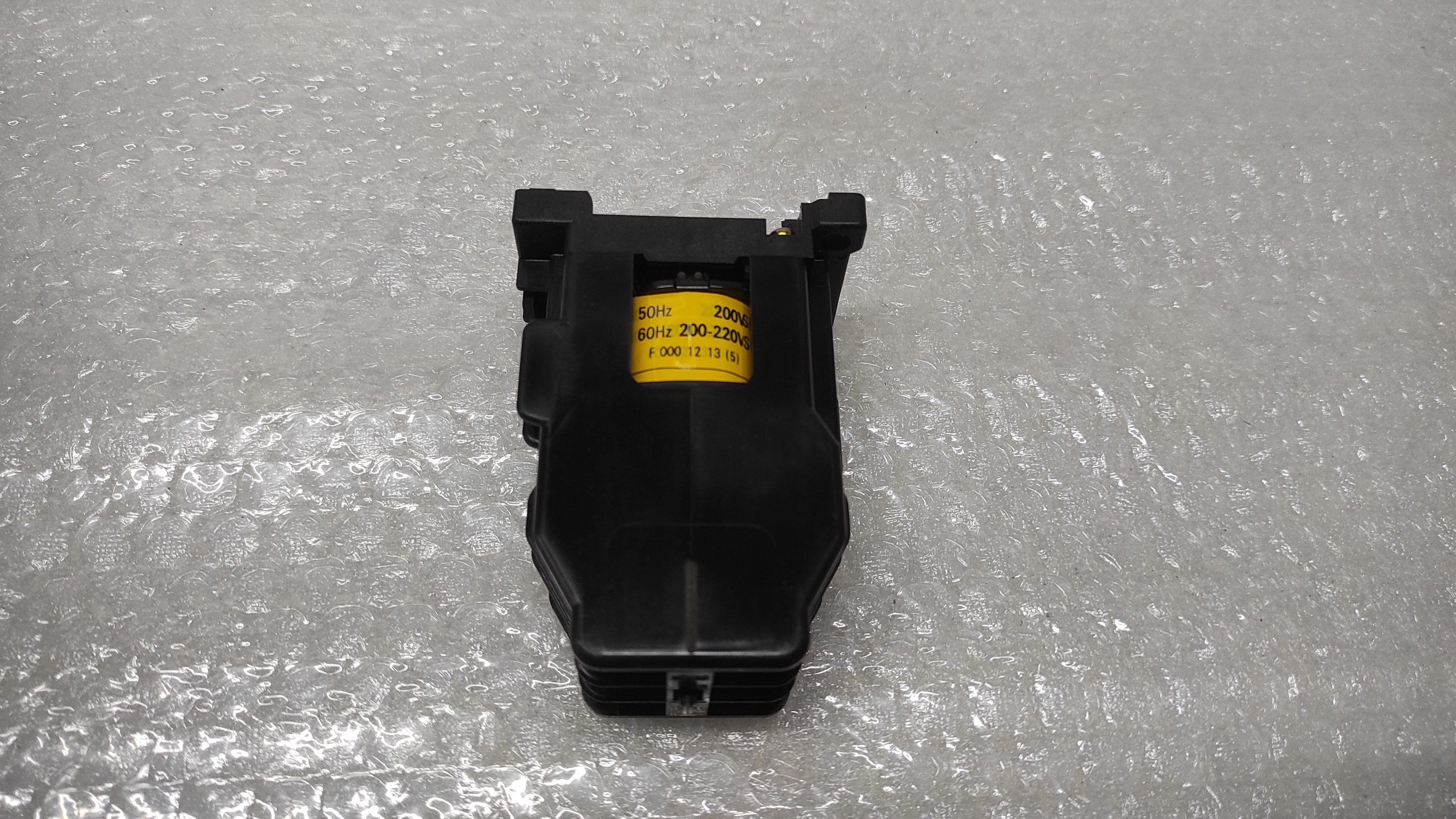 FUJI ELECTRIC SRC50-2F/X (3A3B) MAGNETIC CONTACTOR 200-220V