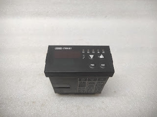 JUMO DTRON 08.1 TEMPERATURE CONTROLLER 703032/50-001-000-00-001 93-263V 70/00340