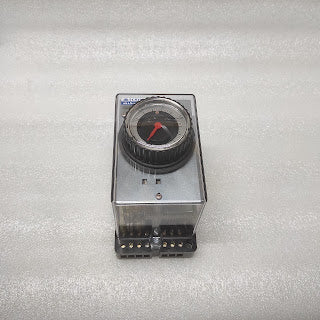 SCHLEICHER MZ 54 TIME RELAY 01111894-23 220V 0.15S-30H MZ54SGZ8