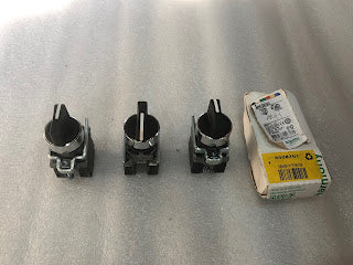 SE  XB4-BD53 SELECTOR SWITCH 38062