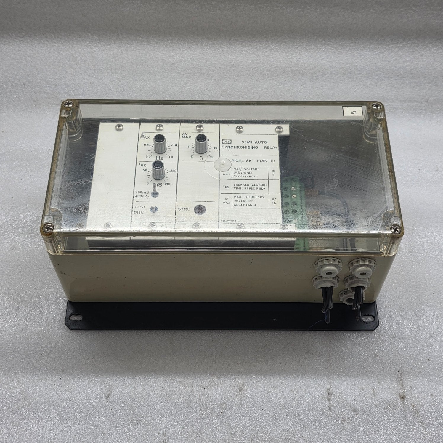 DEIF  SEMI-AUTO SYNCHRONISING RELAY