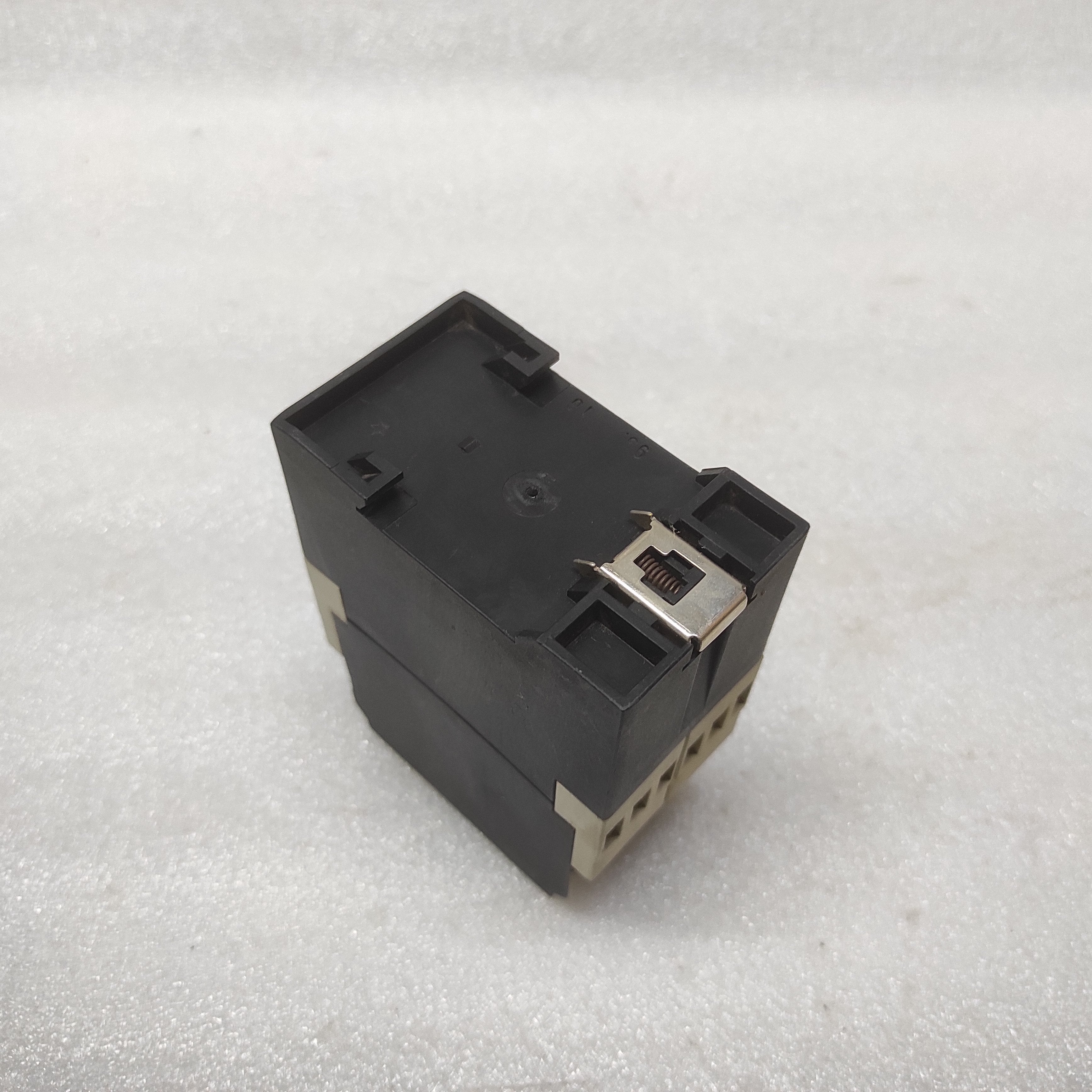 TELEMECANIQUE RM3 JA102MU7 RELAY 05281 220-240V