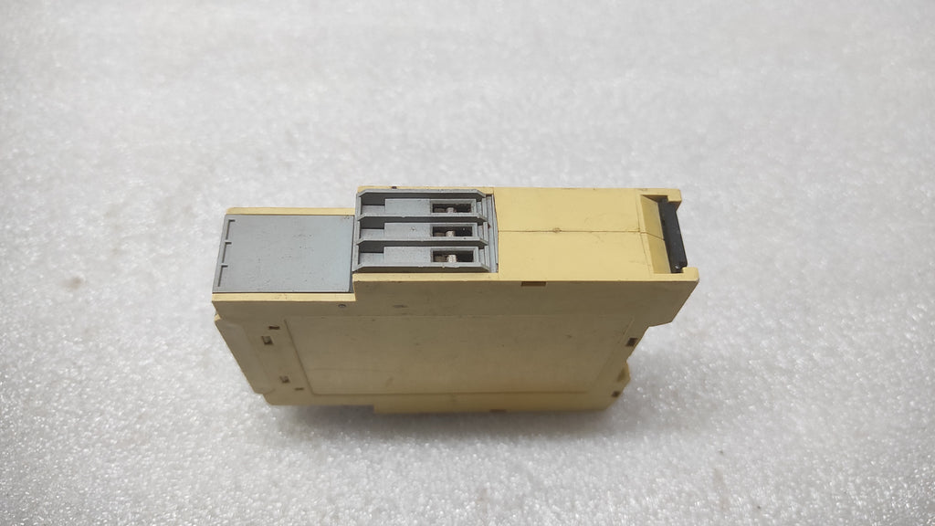 CARLO GAVAZZI DUB02CT23 OVER-UNDER VOLTAGE RELAY 24/115/230V