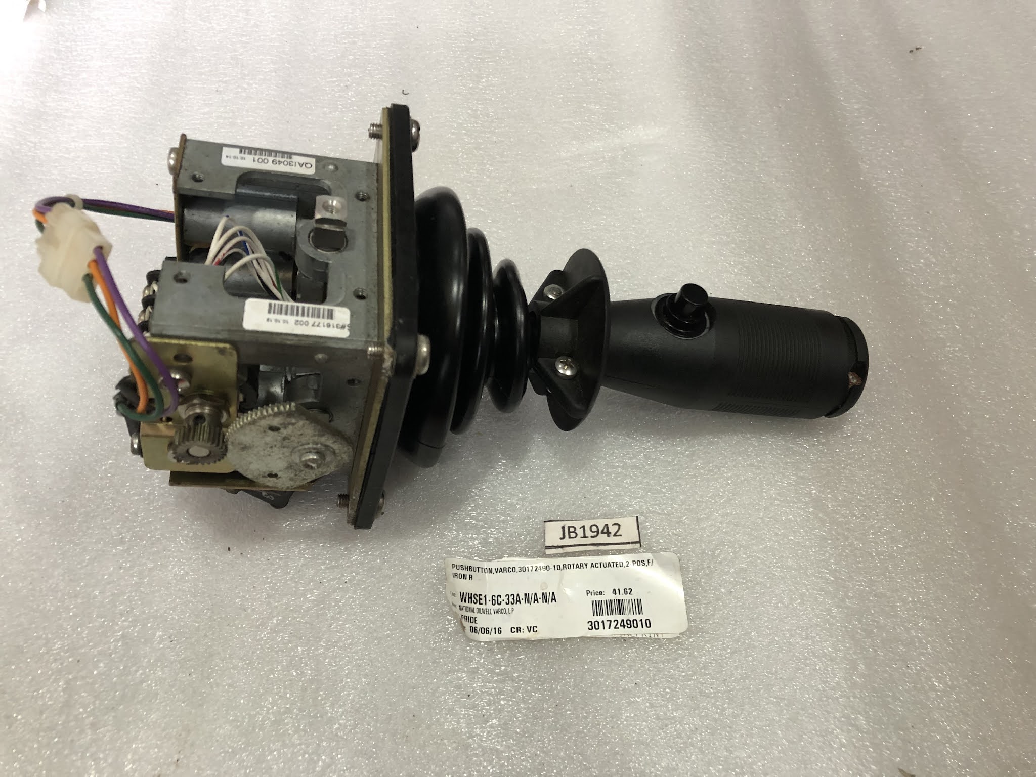 OEM CONTROLS JS6M15626 VARCO 3017249010 ROTARY ACTUATED PUSHBUTTON QAI3049 001