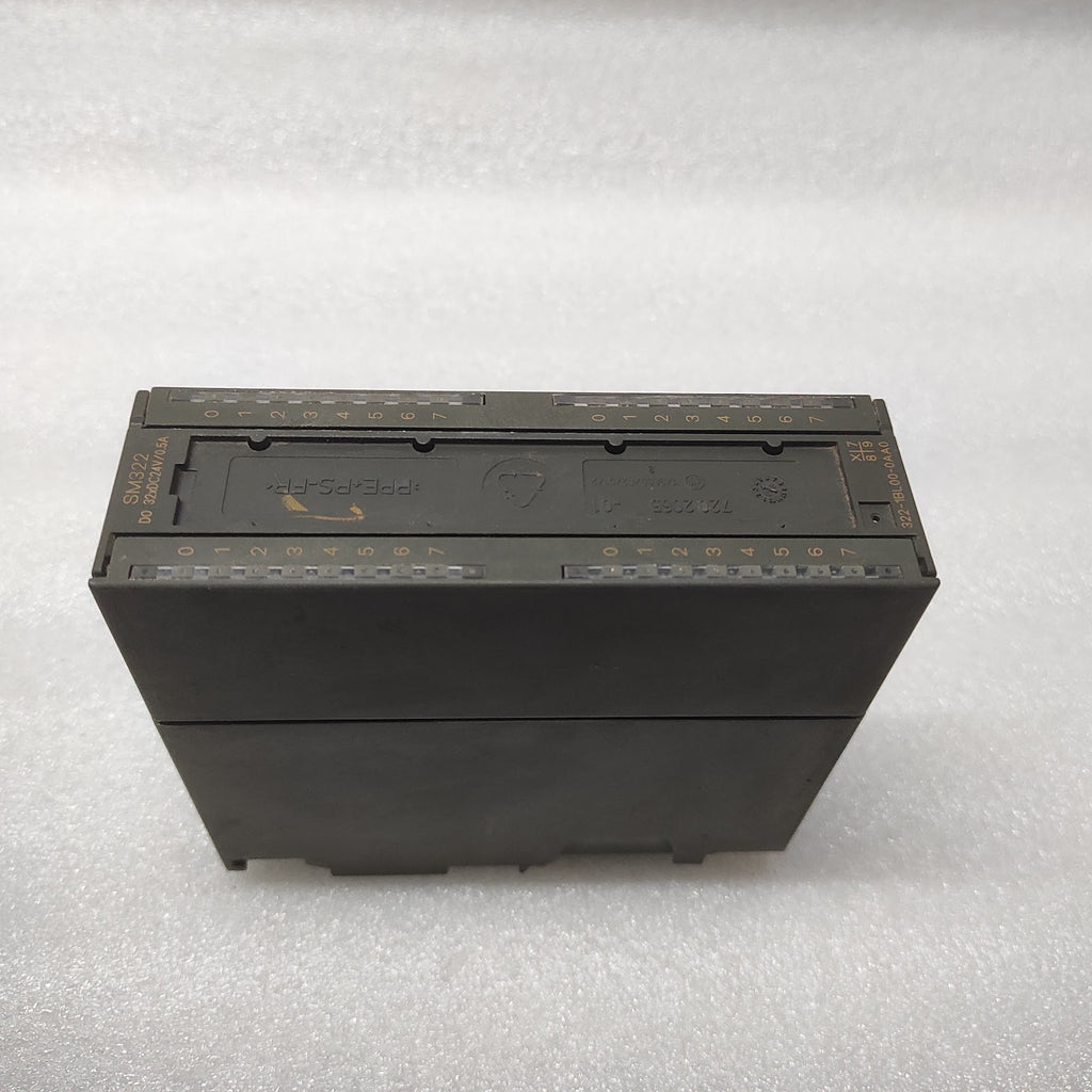 SIEMENS SM322 DIGITAL OUTPUT MODULE 6ES7 322-1BL00-0AA0