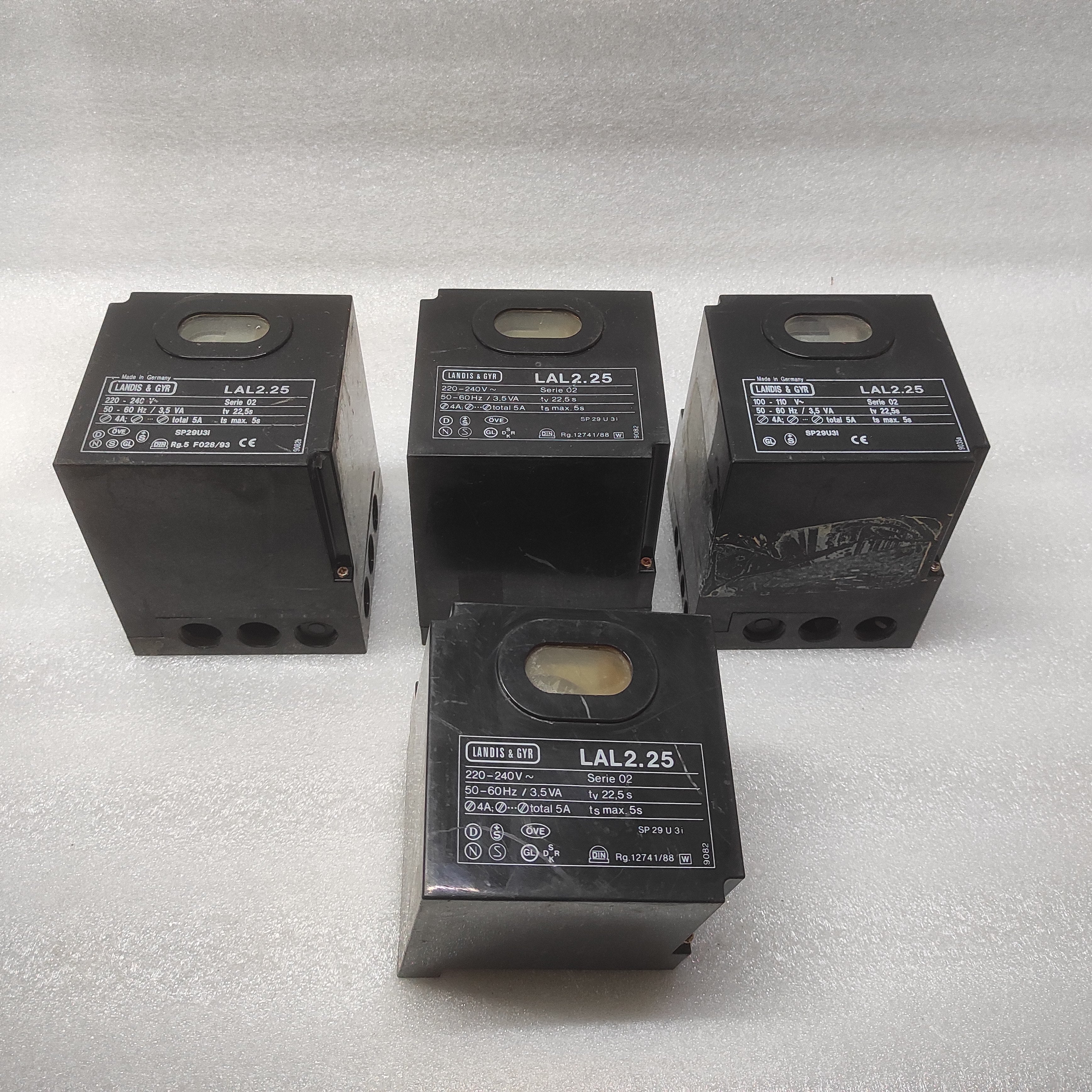 Landis & Gyr LAL 2.25 Burner Control 220-240 VAC WITHOUT BASE