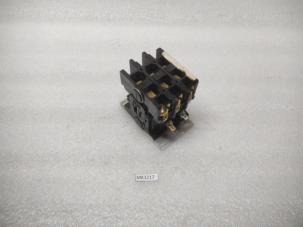 TELEMECANIQUE 2200EB230EA MAGNETIC CONTACTOR COIL VOLTAGE 24VAC