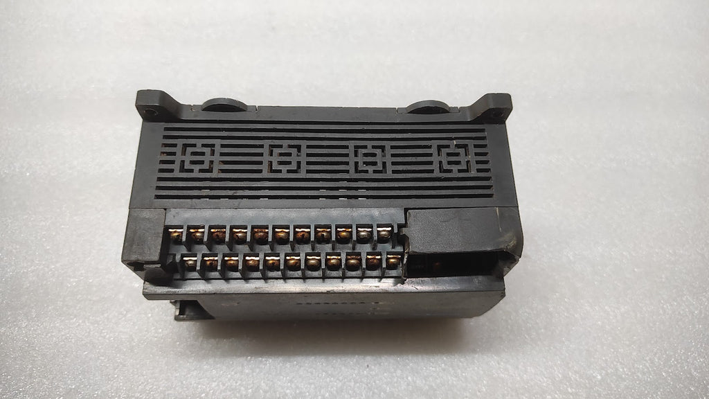 LS ELECTRIC K7M-DR20UE PROGRAMMABLE LOGIC CONTROLLER 100-240VAC