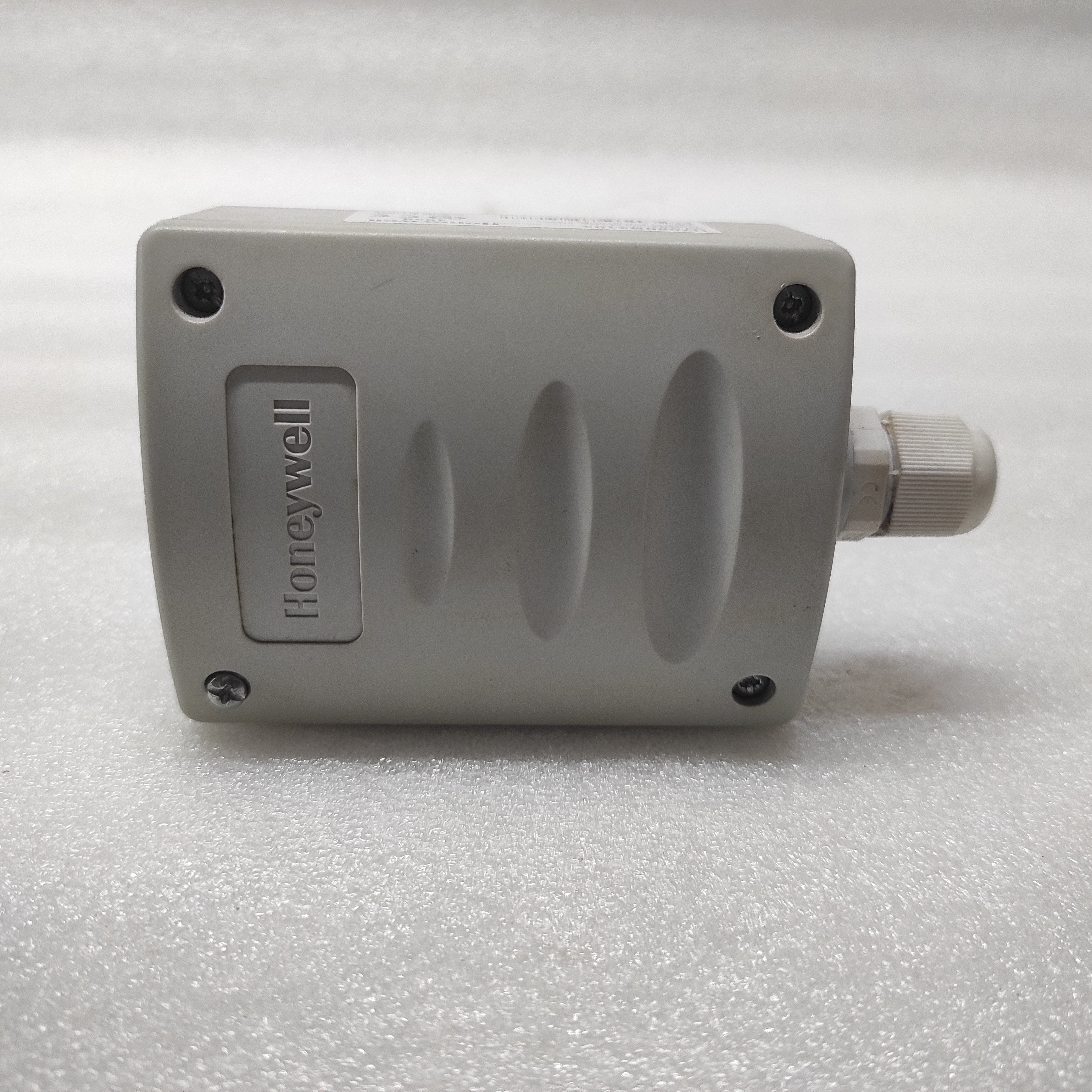 HONEYWELL H7080B3103 TEMPERATURE-HUMIDITY DUCT SENSOR 24VAC/DC PT1000