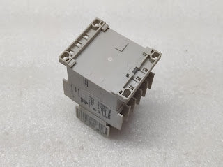 ALLEN BRADLEY CAT 700-K31Z CONTROL RELAY 100-KFA40E COIL VOLTAGE 110V