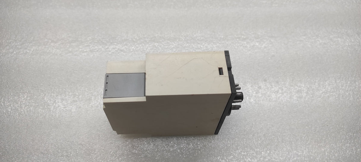 CARLO GAVAZZI PAA01DM24 DELAY ON OPERATE TIMER 24-240VAC/DC
