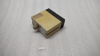 GESTRA LRS 1-5 CONDUCTIVITY SWITCH 230V 057270 CRACKED BODY