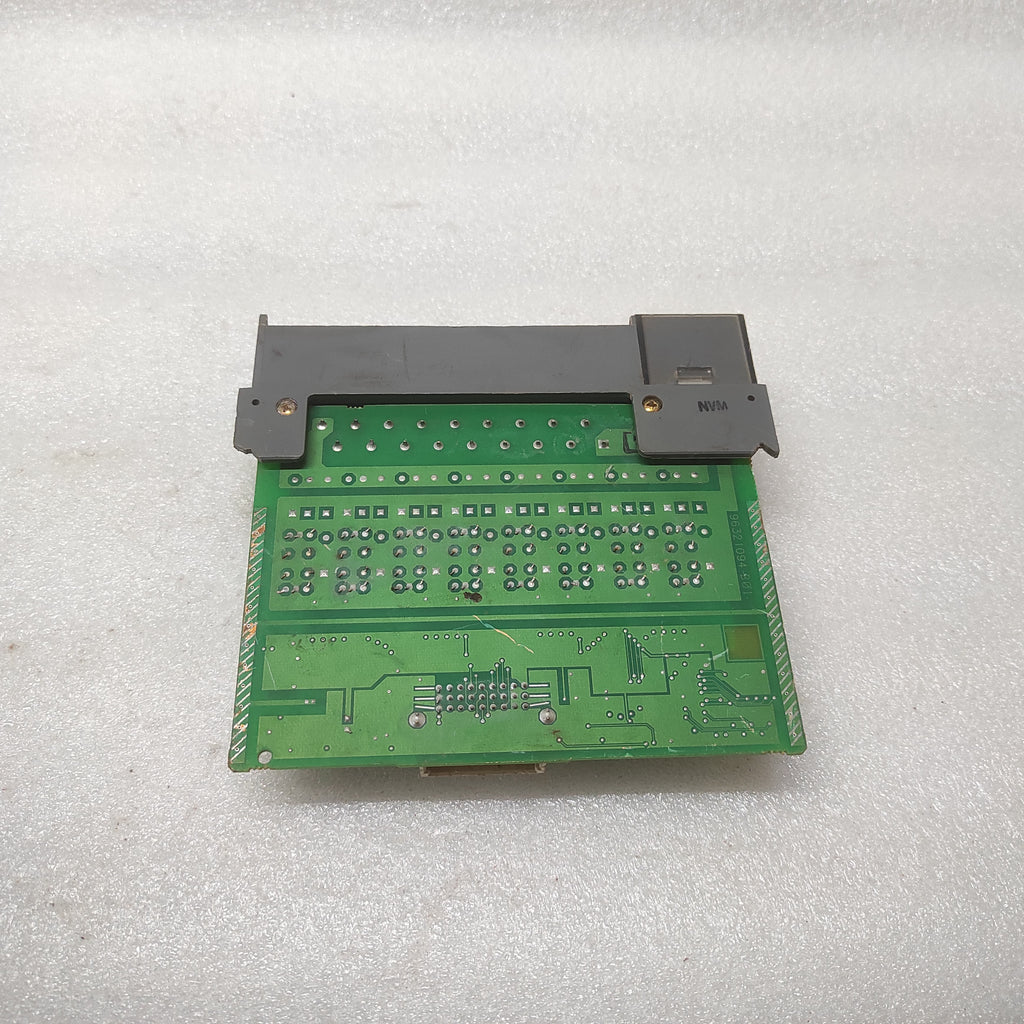 ALLEN BRADLEY CAT 1746-OB16 SLC500 OUTPUT MODULE