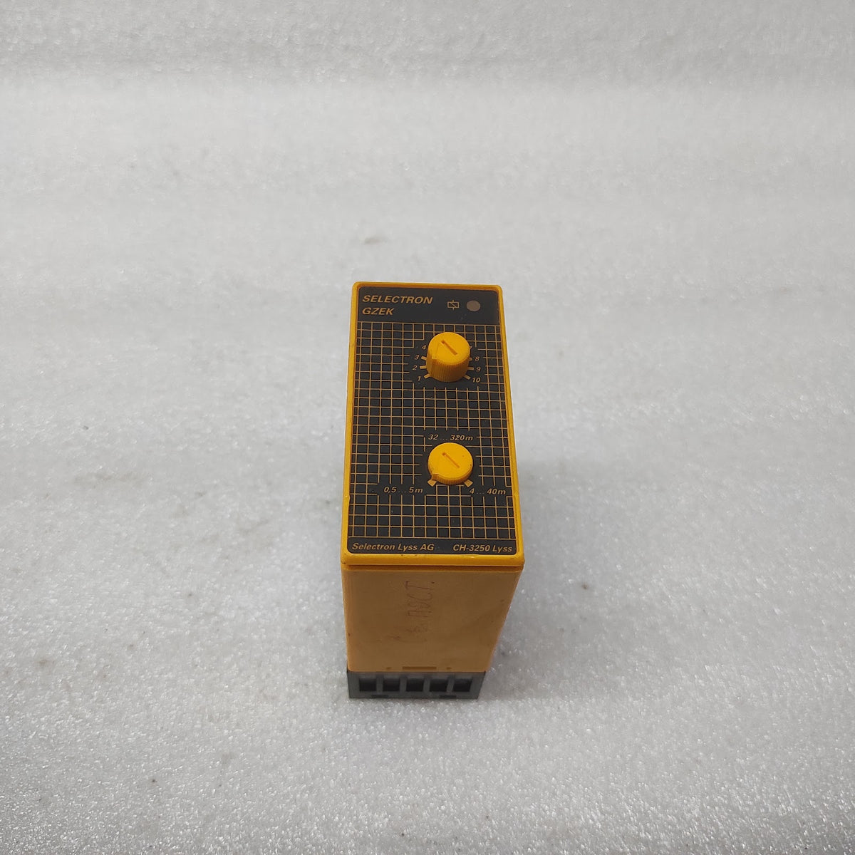 SELECTRON GZEK 21 UNIVERSAL TIMER 220-240V