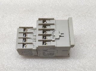 ALLEN BRADLEY CAT 700-K31Z CONTROL RELAY 100-KFA40E COIL VOLTAGE 110V