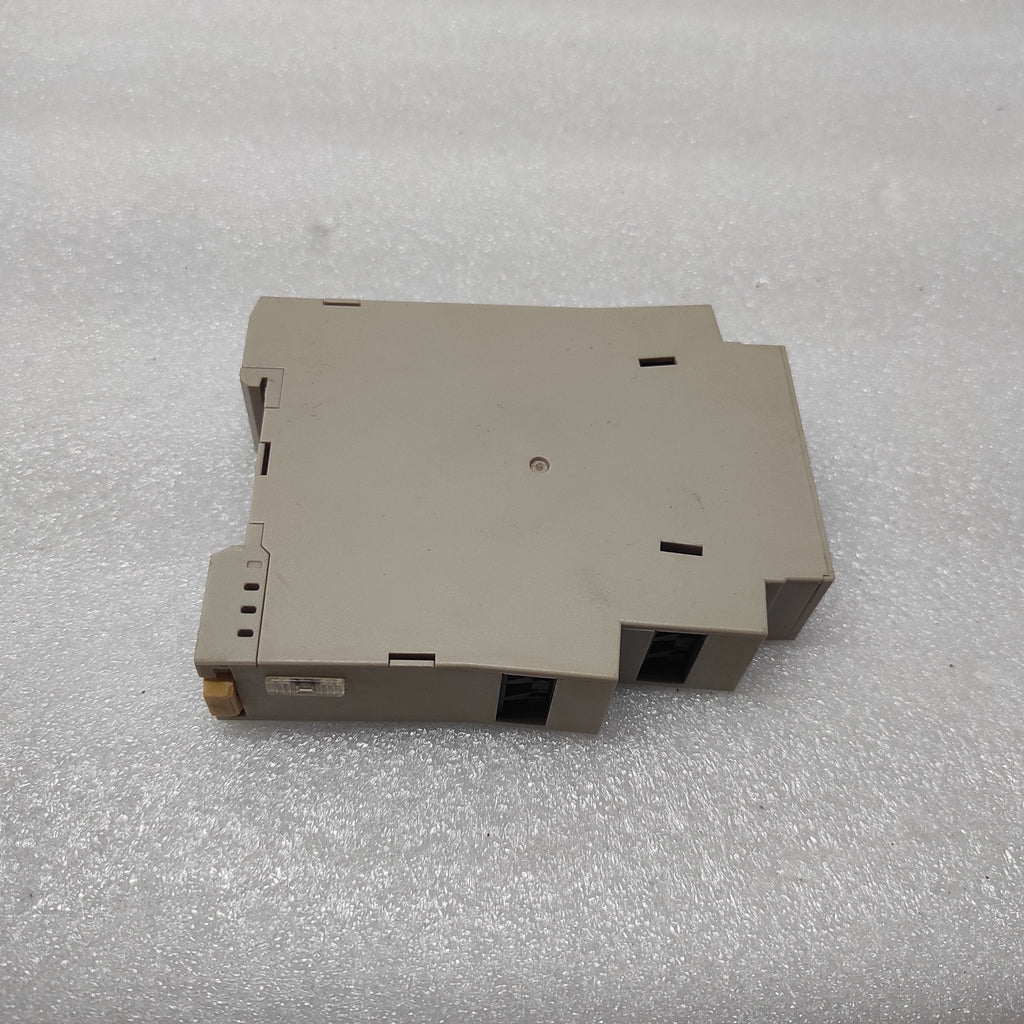 OMRON H3DE-M1 MULTIFUNCTION TIME DELAY RELAY 0.1S-120H 24-230VAC/DC