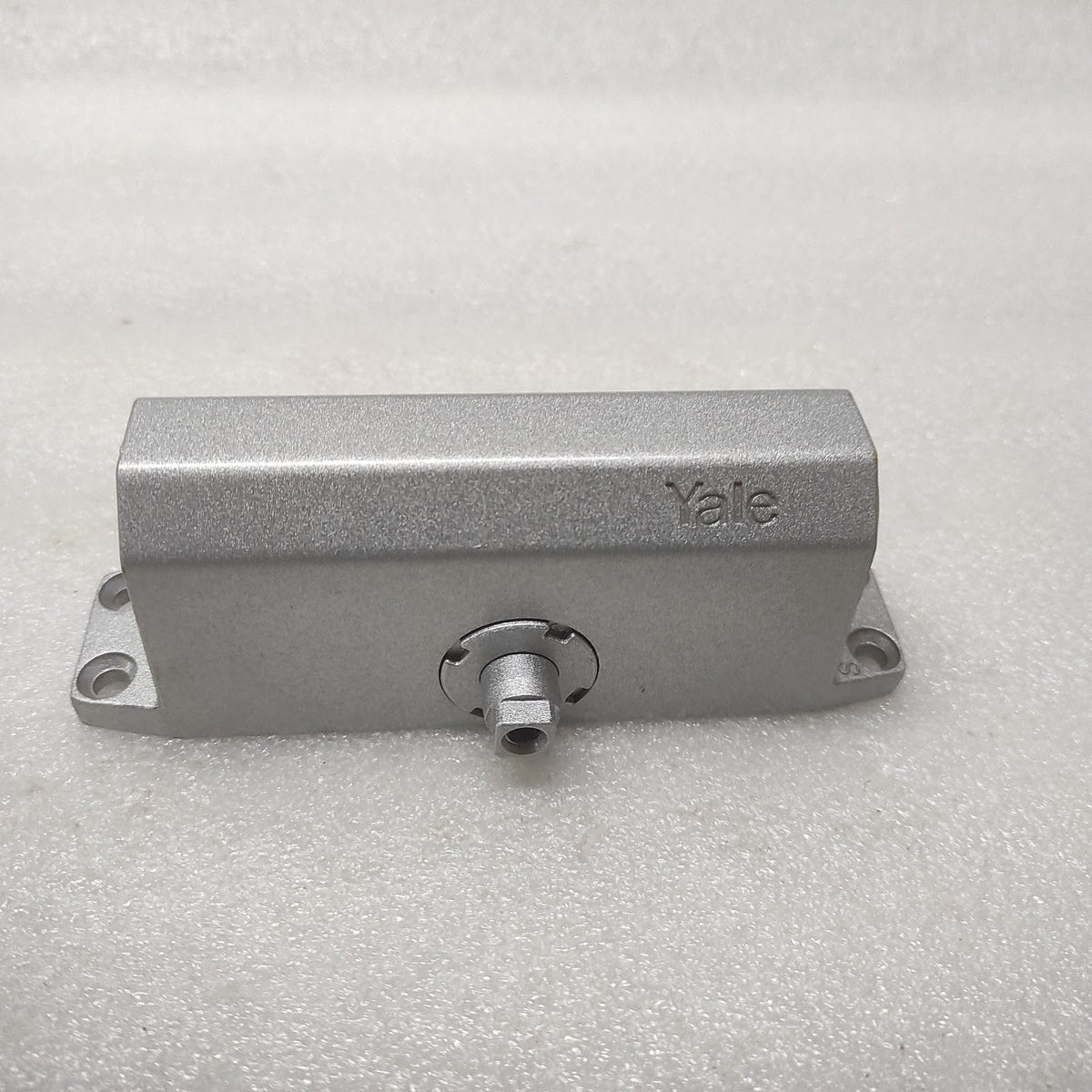 YALE 1002 SURFACE DOOR CLOSER