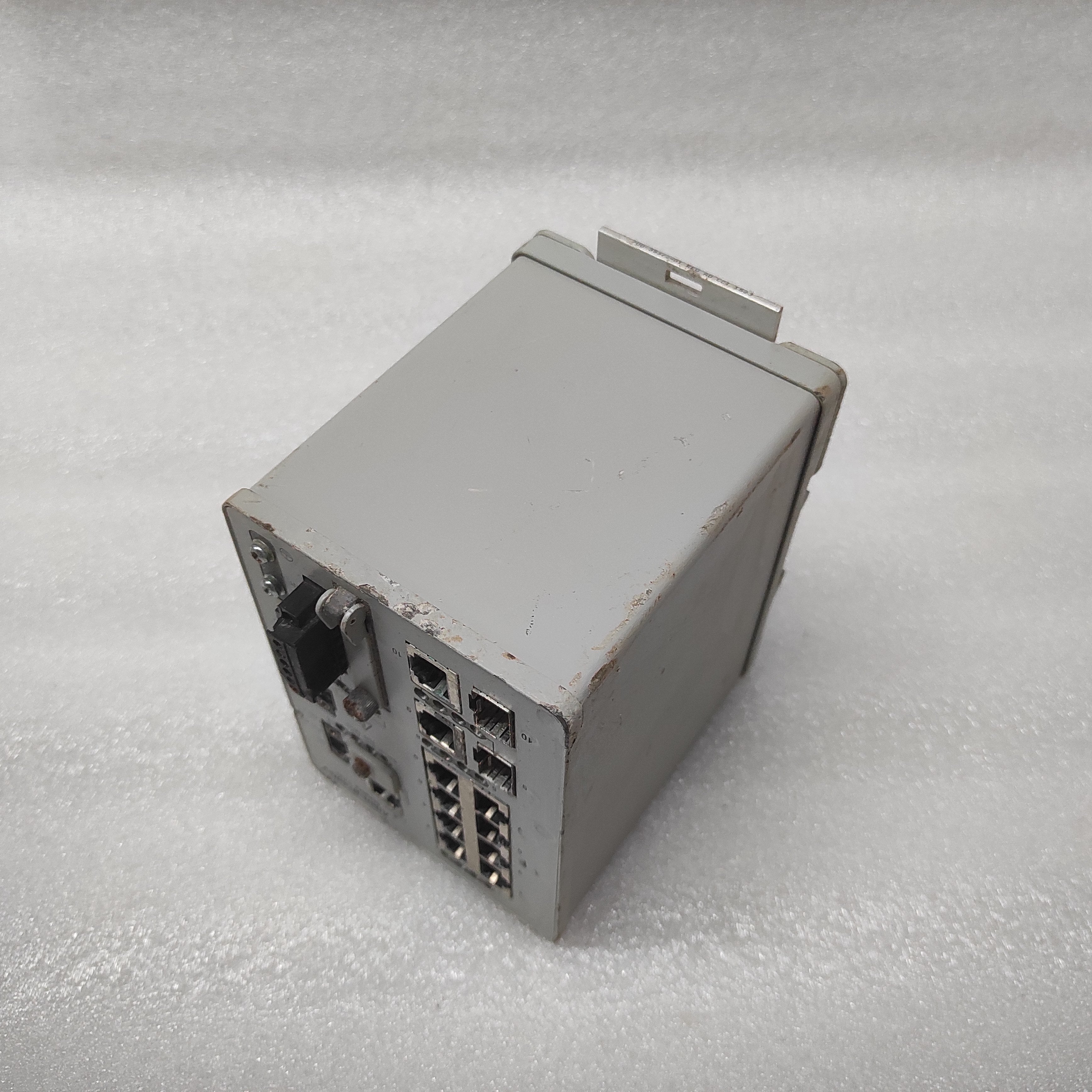 ALLEN BRADLEY STRATIX 5700 ETHERNET SWITCH 1783-BMS10CL